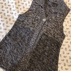 Sweater vest